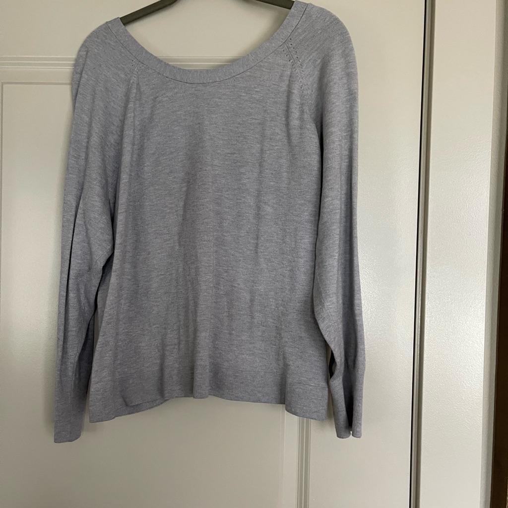 Victoria Secret Pull Over Crossing DeepV Back Sweater Size Xl